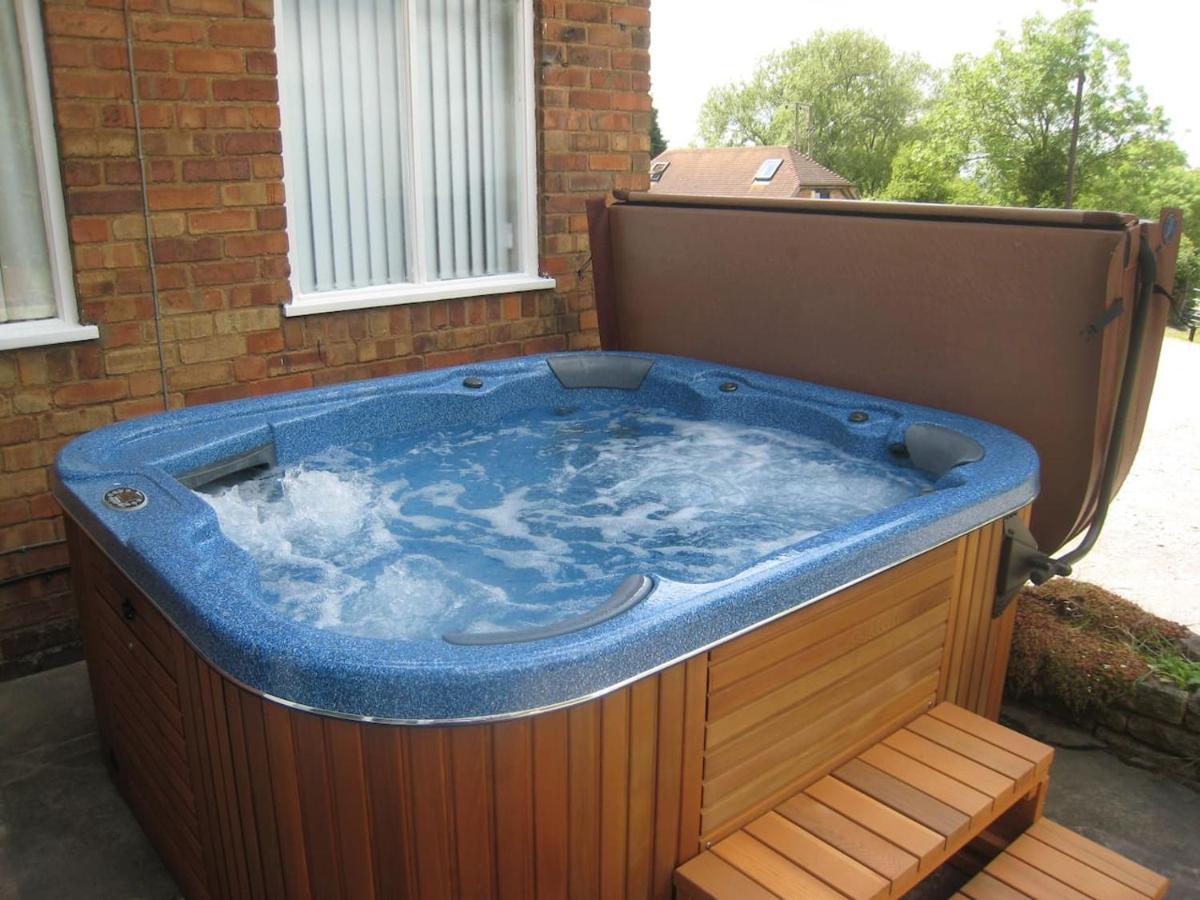 Arden Hill Farmhouse - Hot Tub, Snooker Table, Sleeps 16 Stratford-upon-Avon Eksteriør billede